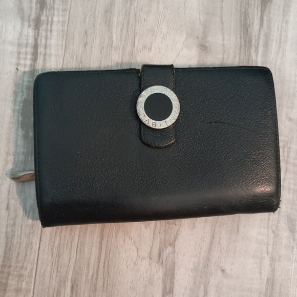 BVLGARI Handbags - AUTH BVLGARI BIFOLD GRAIN CALF LEATHER LONG WALLET PREOWNED BLACK MEDIUM